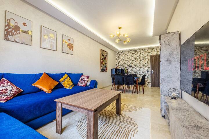 Guéliz 2br Near M Avenue – Piscine, Balcons & Clim - 馬拉卡治