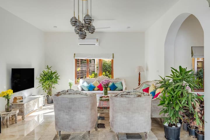Living room image 3