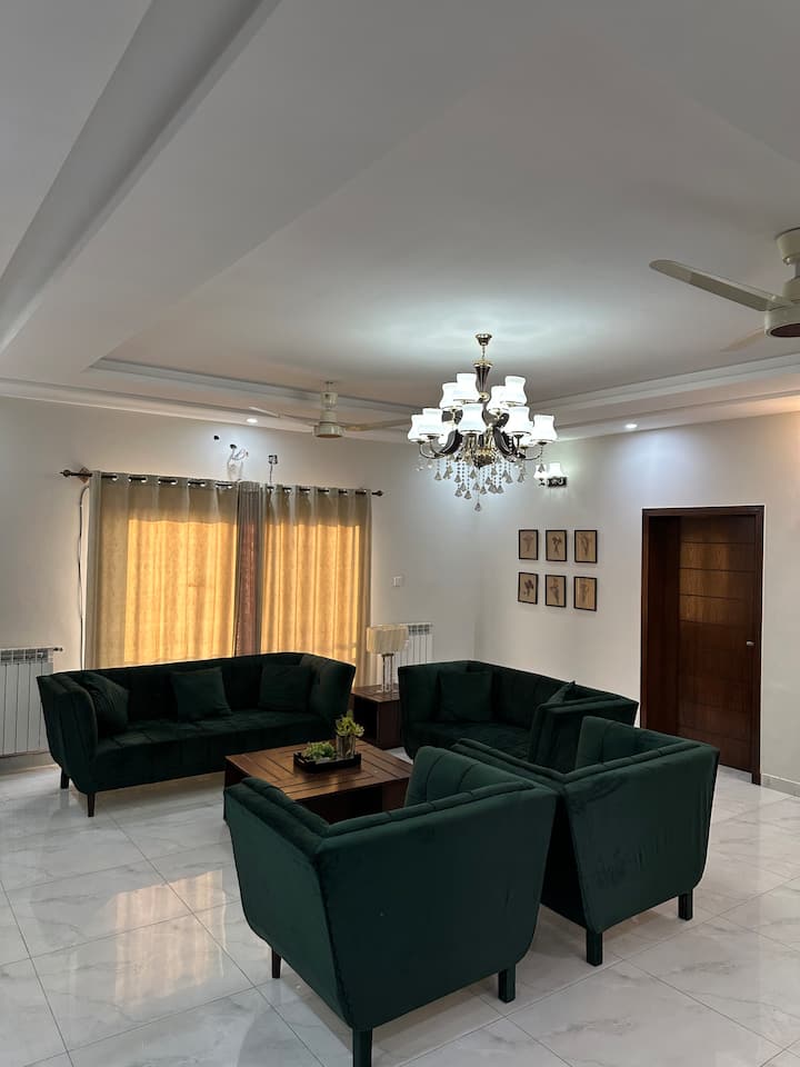 Cloud 95! Luxury Comfortable Living - Islamabad