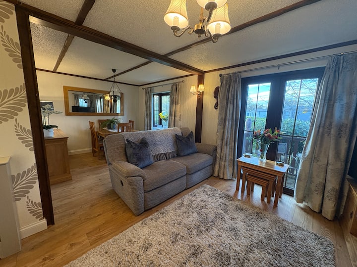 Cosy Cabin - Wellingborough