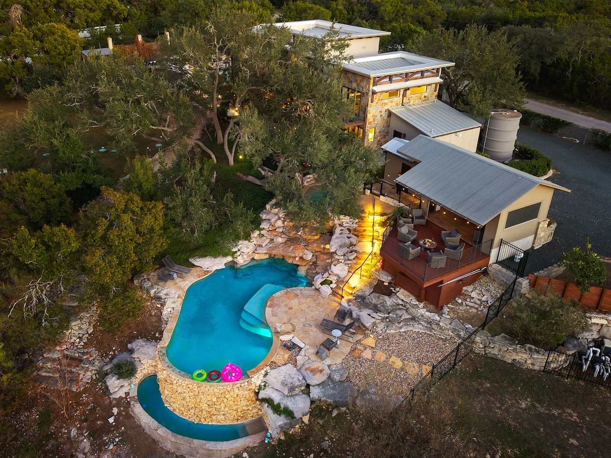 Lariat Springs infinity pool overlooking the Texas Hill Country