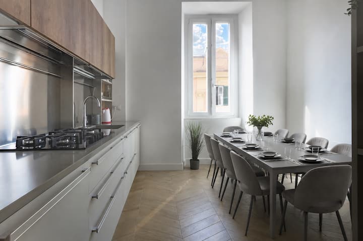 Large Apartment In Prati Near The Vatican - Rome