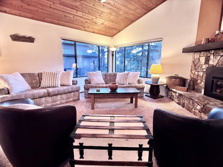 Cozy Cabin Retreat In The Pines - Flagstaff, AZ