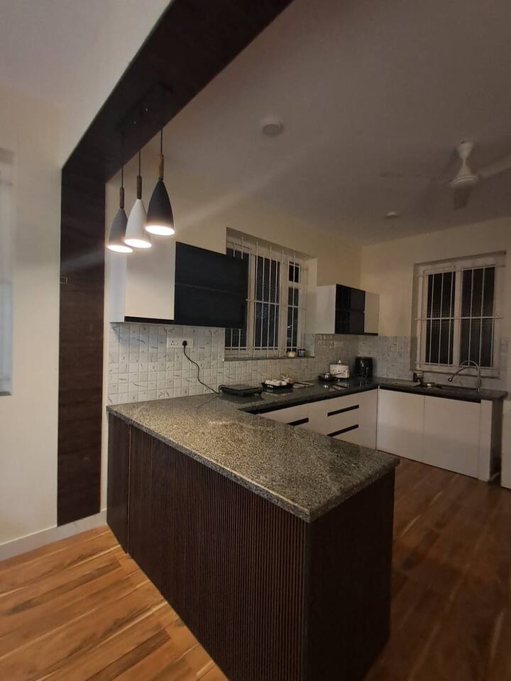 Full kitchen image 4