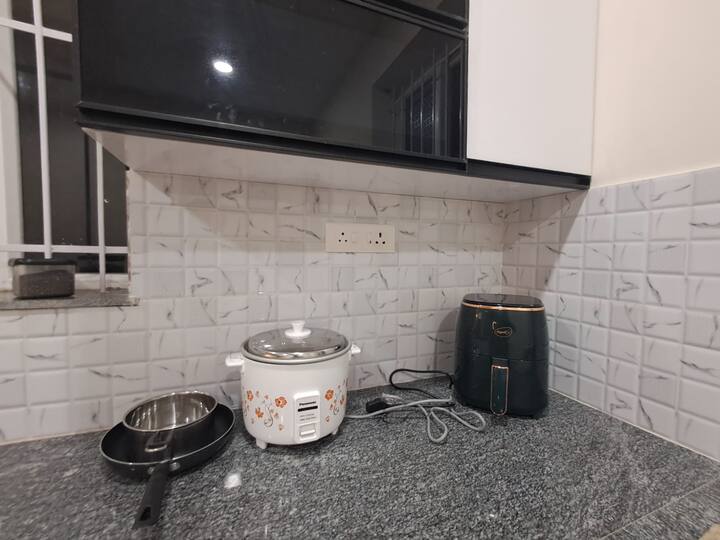 Full kitchen image 2