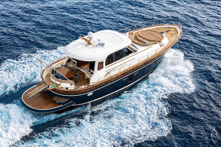 18mt/60ft Motor Yacht Day Charter In Amalfi Coast - Pompei