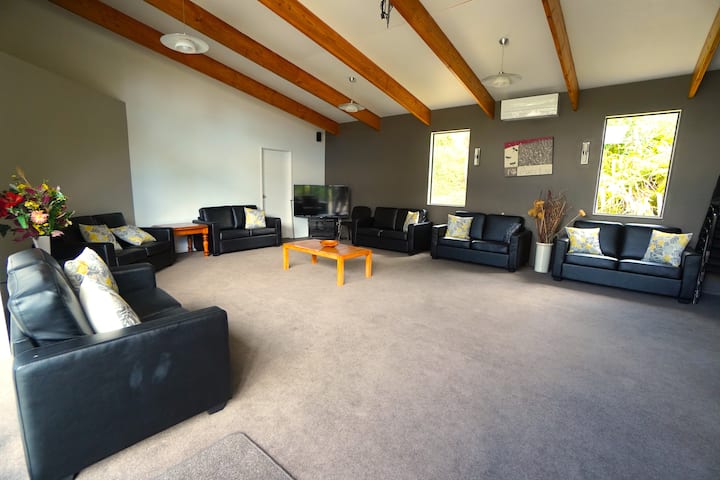 Family & Friends Lodge – Near Nelson - Brightwater