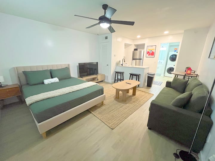 The Allandale Nook: Quiet, Close To Eats & Shops - Austin, TX