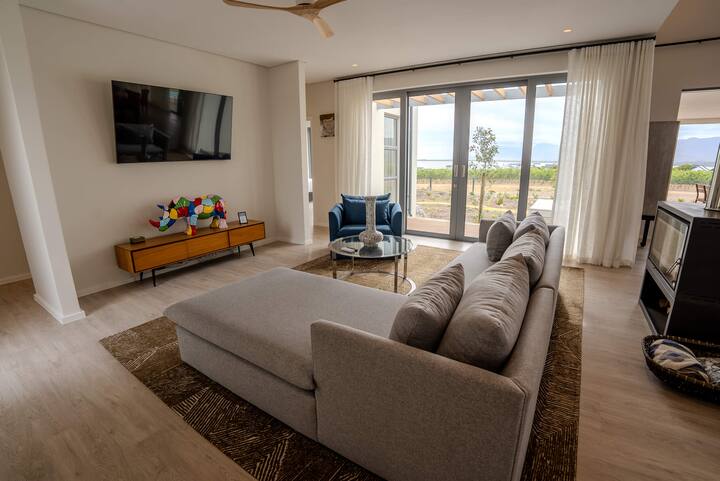 Tidesong - Luxury Villa, Benguela Cove - Kleinmond