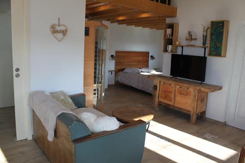 Popular Airbnb listing: The Sea Effect - Alabaster Coast in Petit Caux