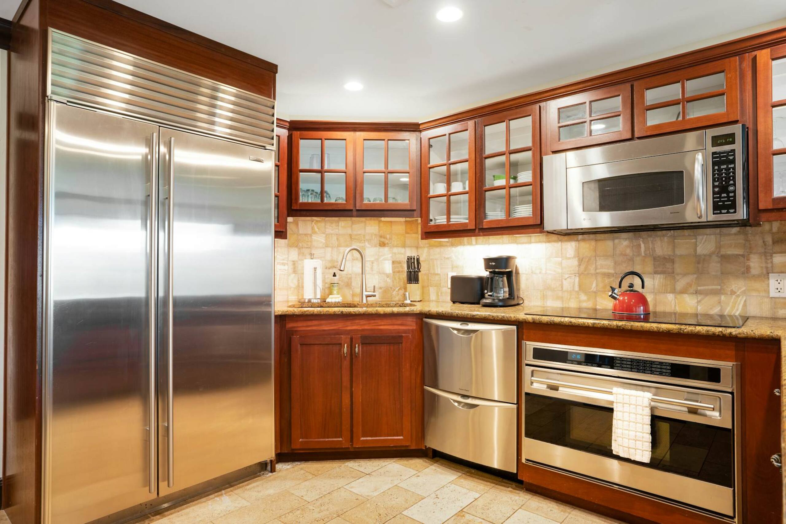 Condo in Kapaa · ★4.38 · 2 bedrooms · 3 beds · 3 private baths - Photo 12