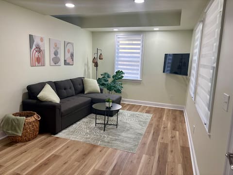 Popular Airbnb listing: Peach & Rhine ATL in Gresham Park