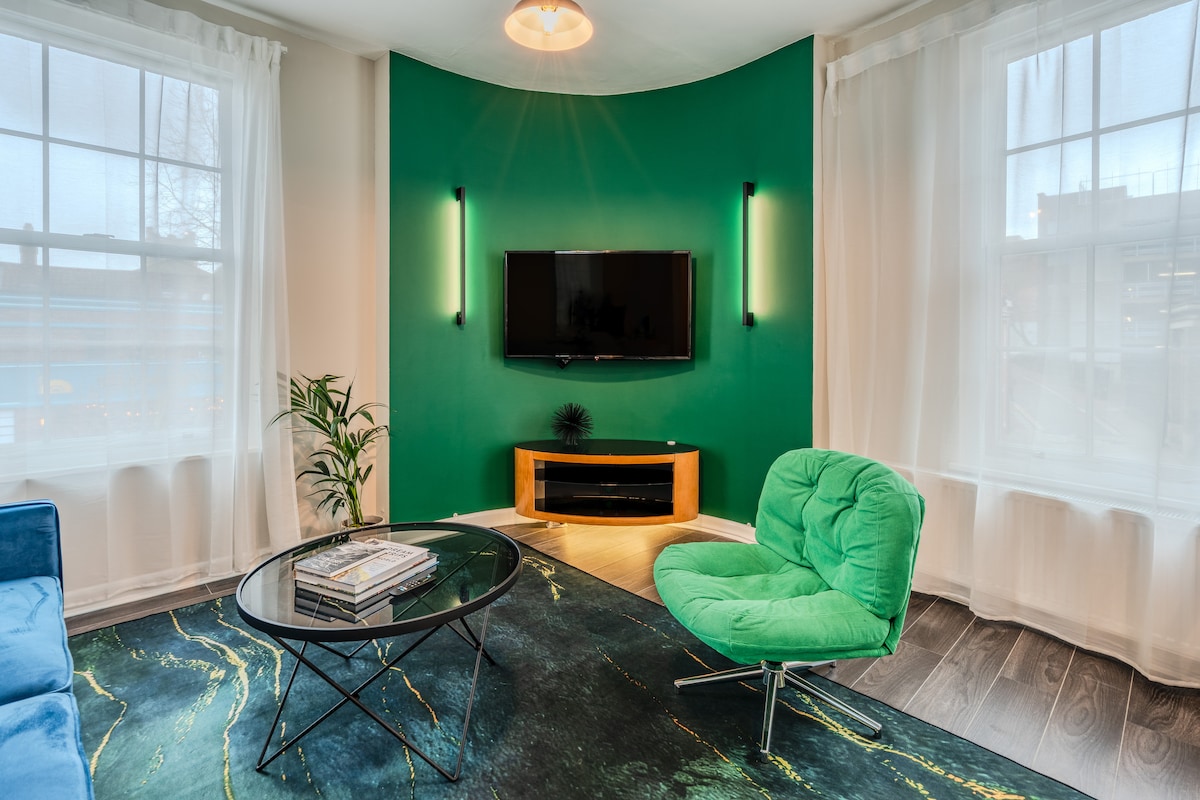 Boutique Retreat