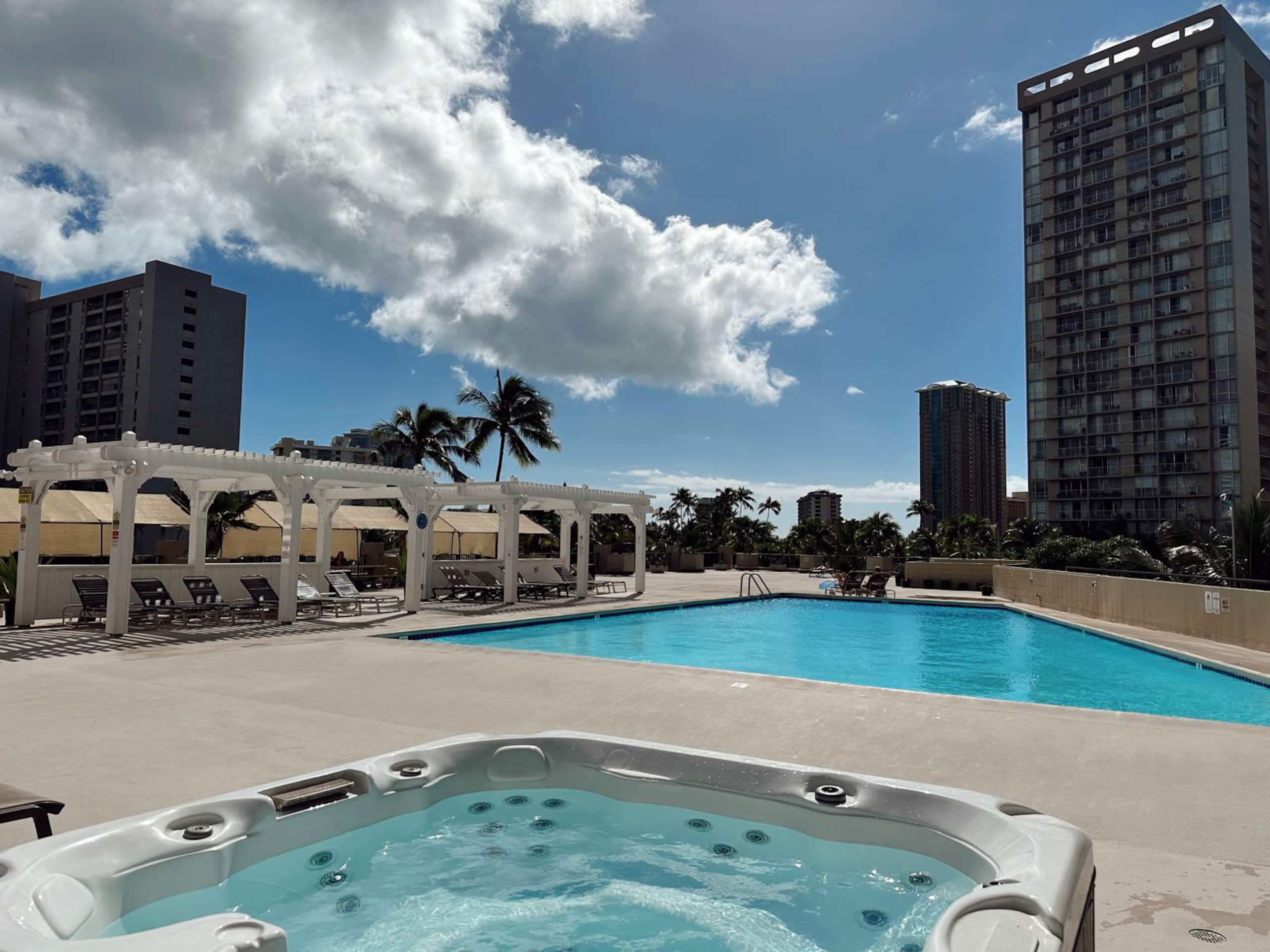 Paradise Beachwalk Studio in Waikiki - Image 10