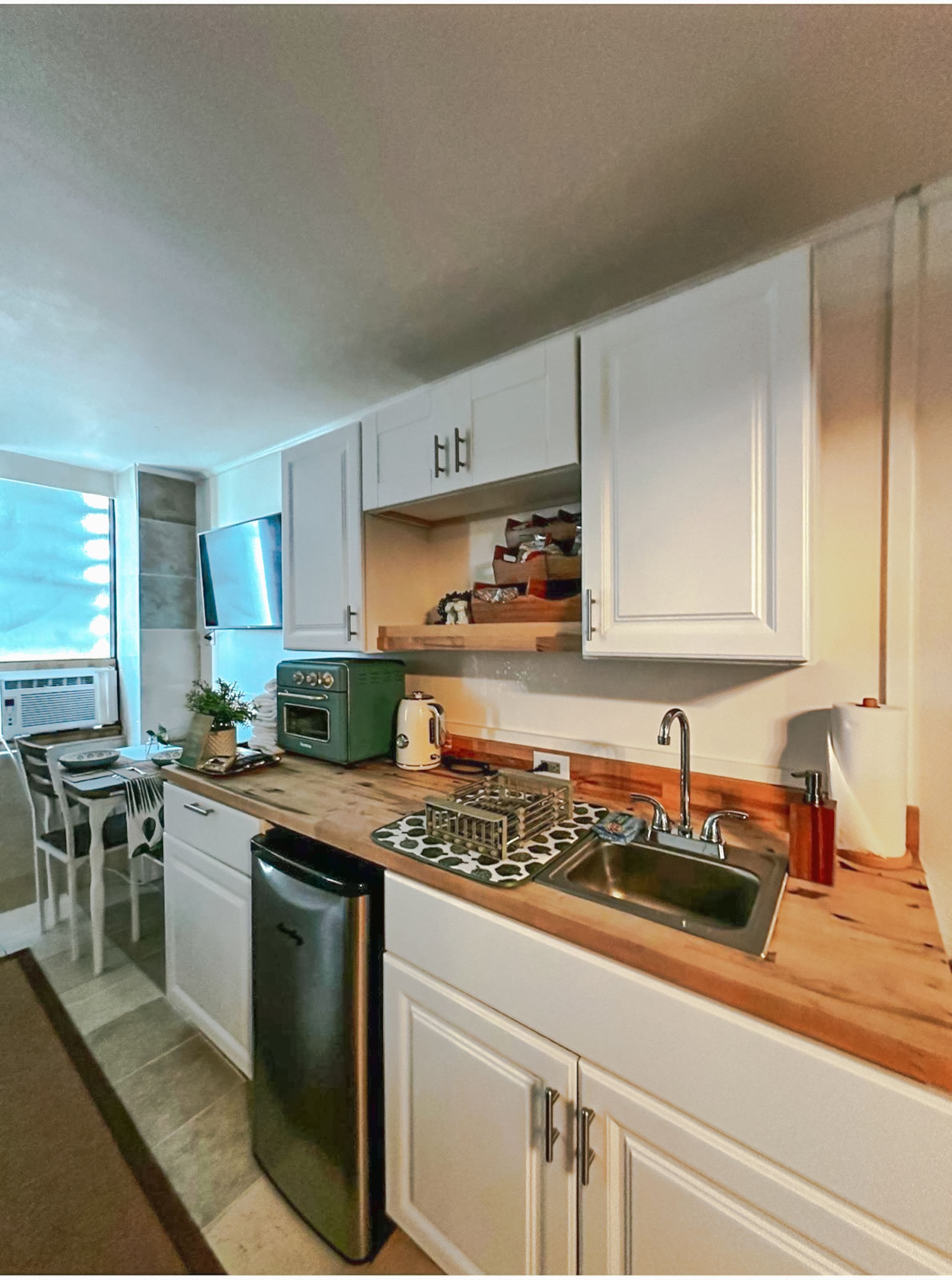 Paradise Beachwalk Studio in Waikiki - Image 21