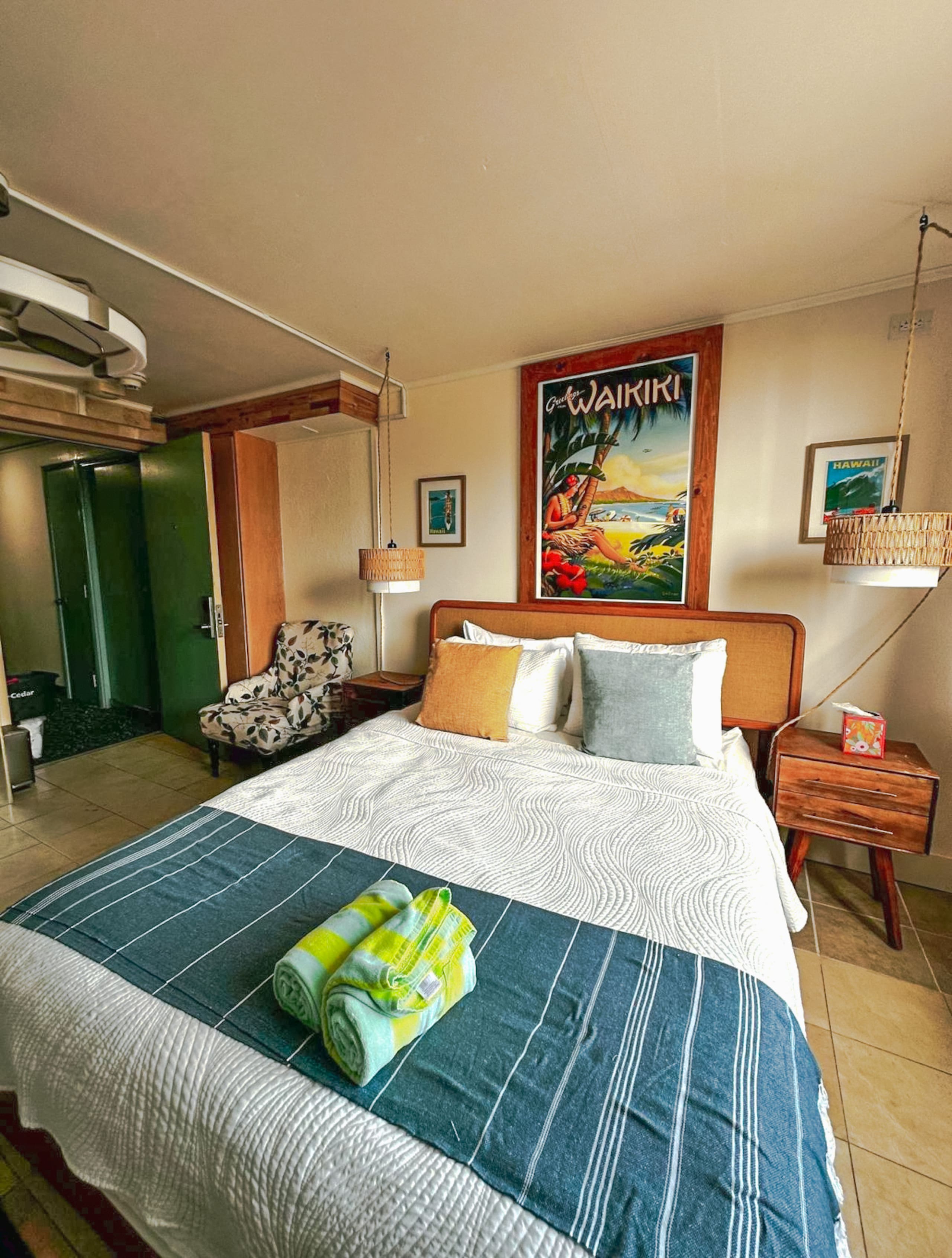 Paradise Beachwalk Studio in Waikiki - Image 15