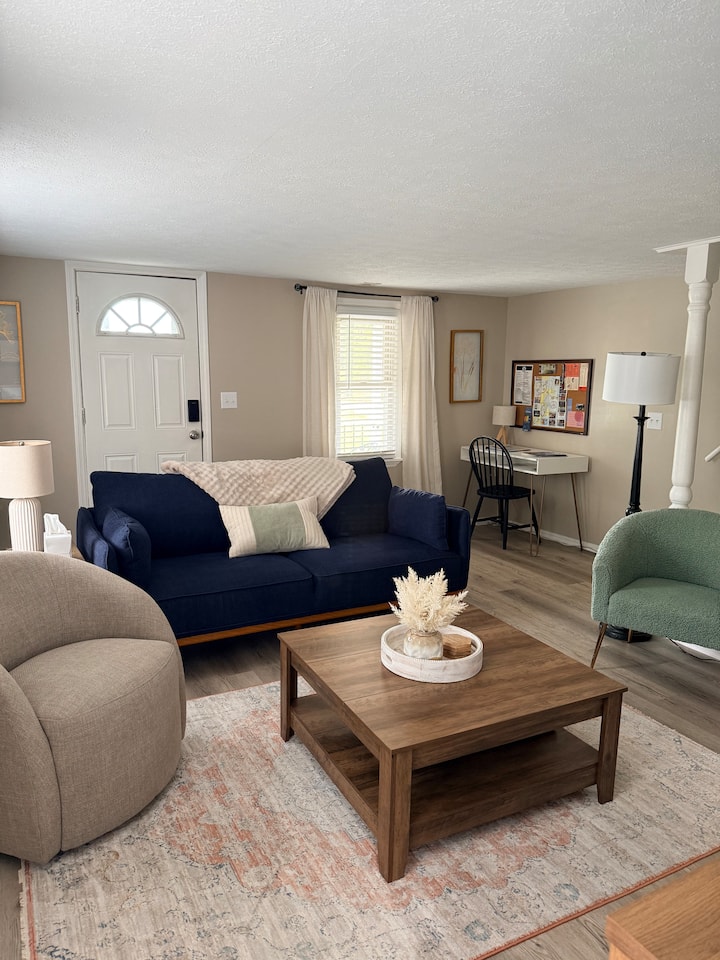 Cozy Trailside Cottage - Loveland, OH