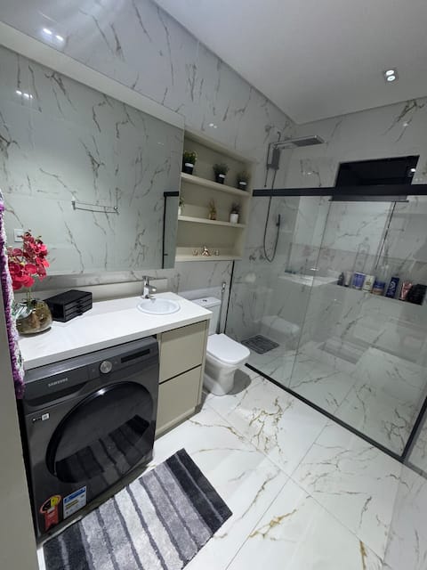 Super spacious and cozy house 6 beds 5 bedrooms