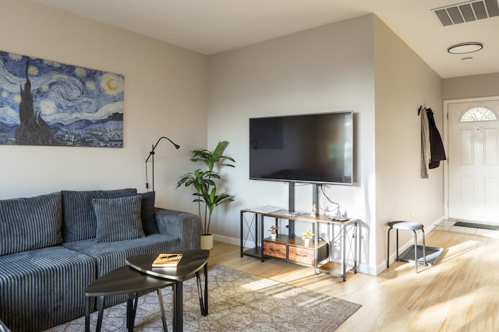 Uptown Mercer Place - Seattle, WA