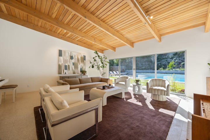 Mid-century Muse - Calabasas, CA