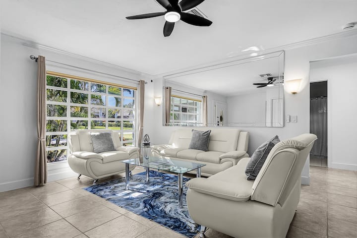 Villa Bonita Luxury Escape - Bonita Springs, FL