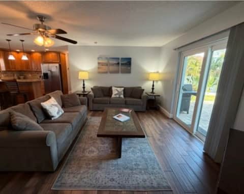 Top performing Airbnb: 4 Bedroom, 3 Bathroom House 1 Block From The Beach in Clearwater