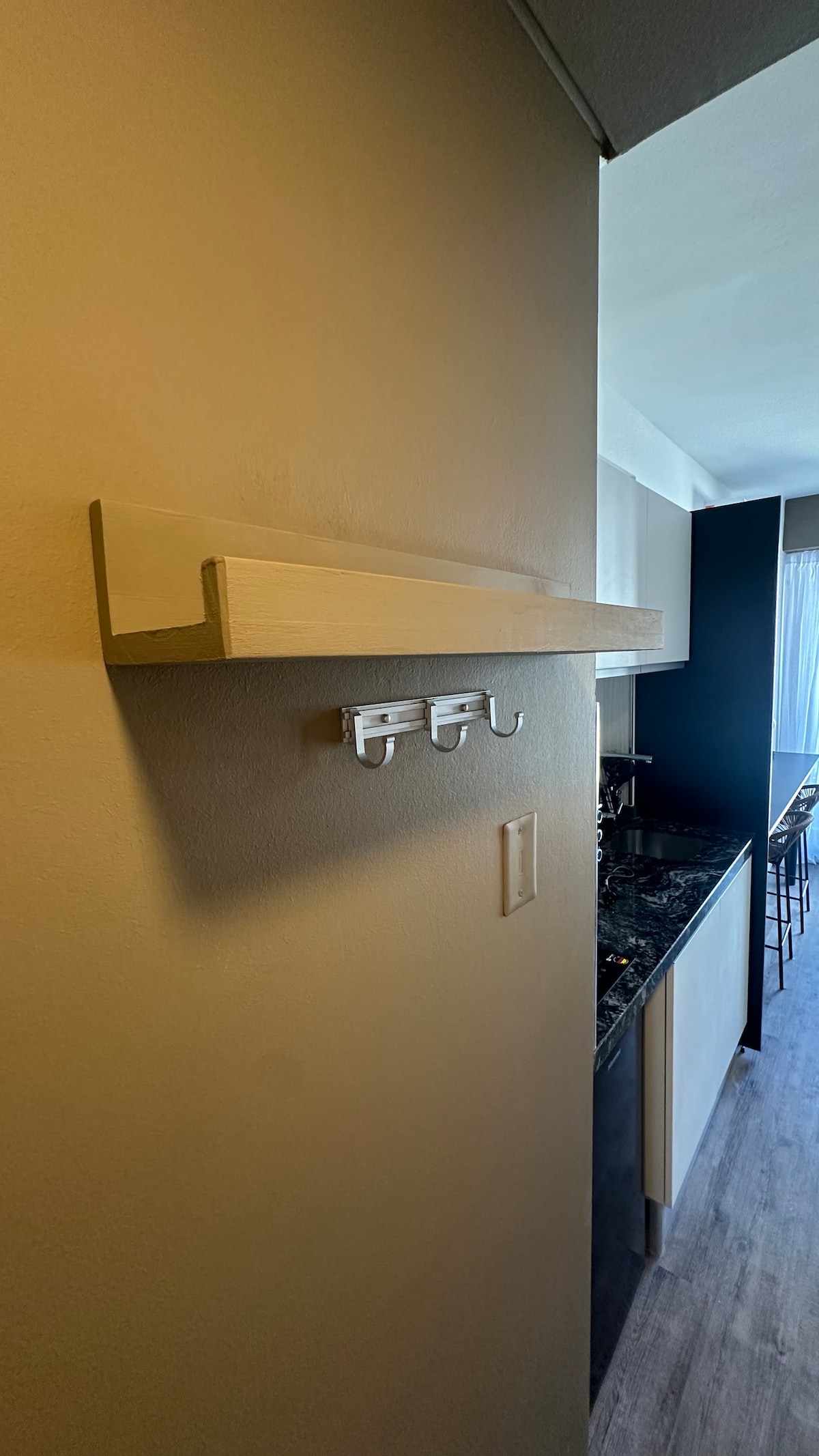 Brand new furnished studio apartment with balcony in Monserrat