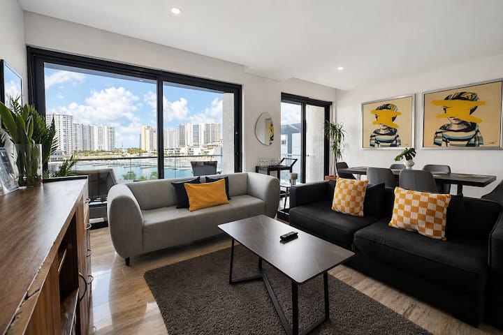 Top/2br/million Dolar Views/balcony/gym/plaza Acc - Cancún