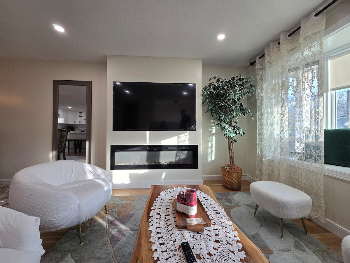 Successful Airbnb property: 3BR Upper-Level Oasis- Minutes to Gillete Stadium in South Shore