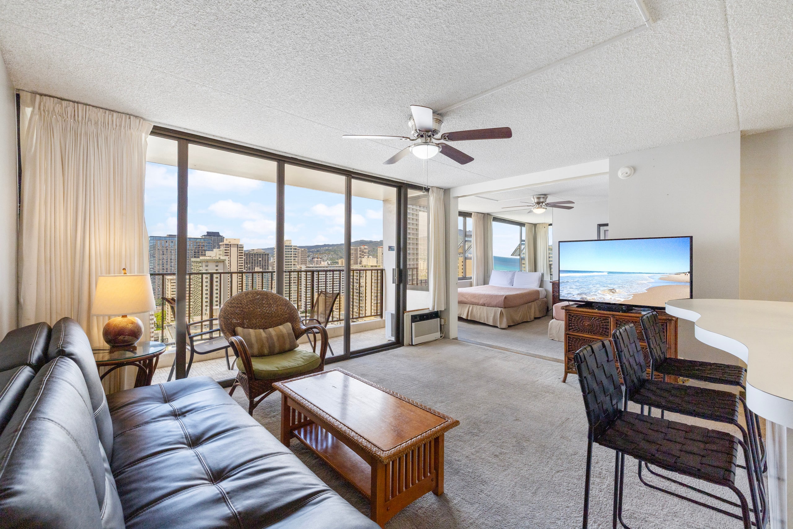 Hotel in Honolulu · ★4.75 · 1 bedroom · 3 beds · 1 private bath - Image 2