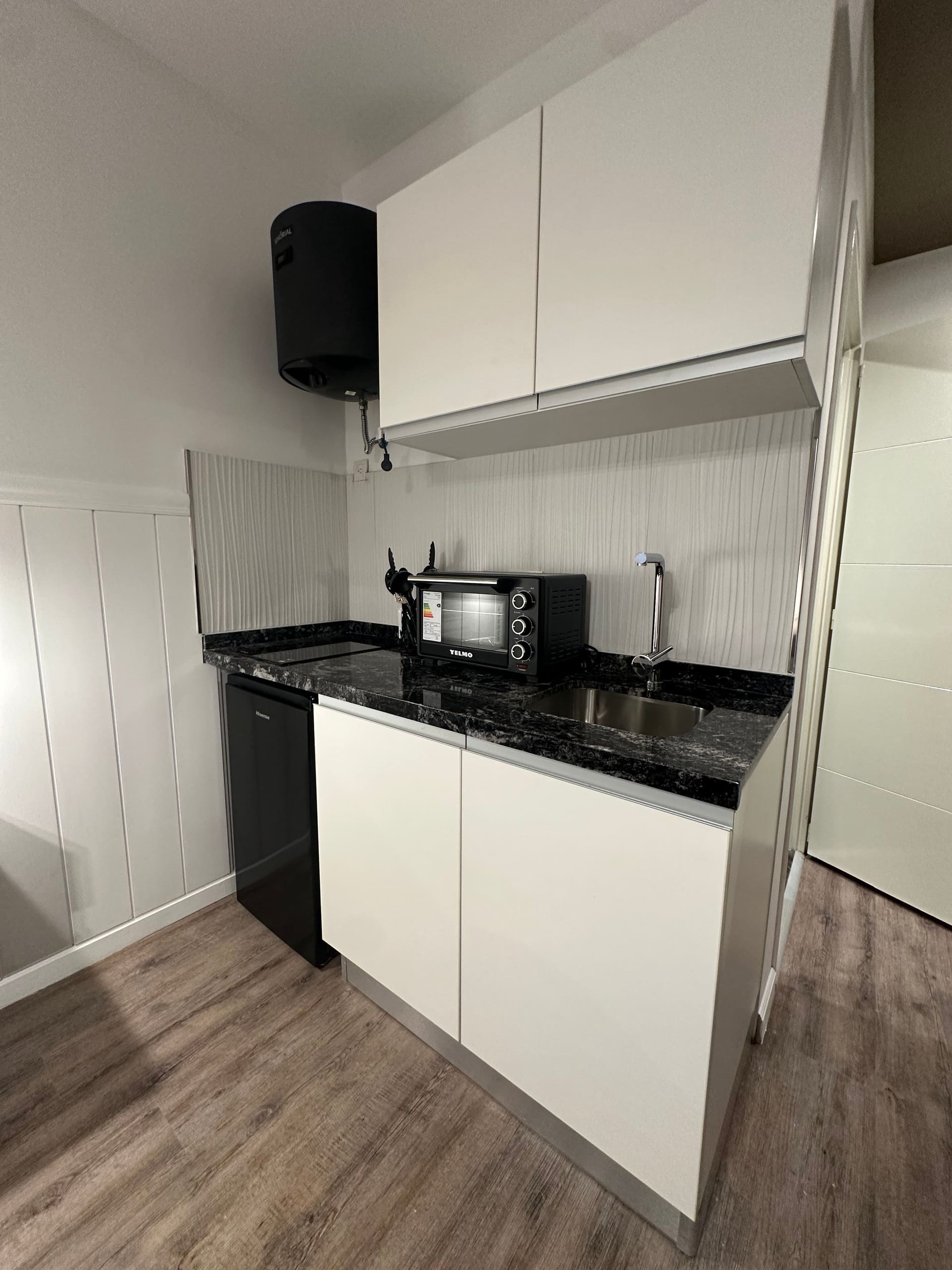 Brand-new furnished studio in Monserrat