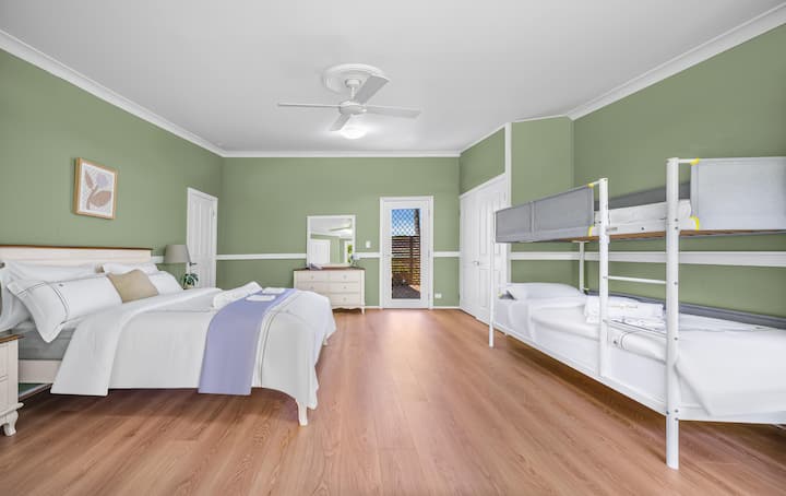 Основна къща – спалня 1