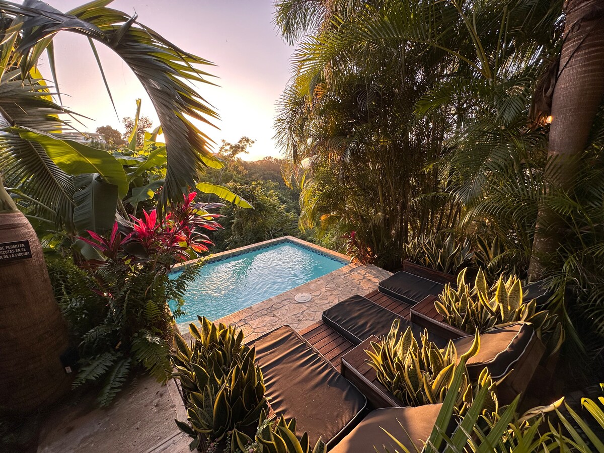 Romantic Couples Escape/ Pool • 4 Min from Beach - Flats for Rent in ...