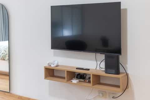 Top performing Airbnb: Central/24-hour security/Fast Wi-Fi in Monserrat