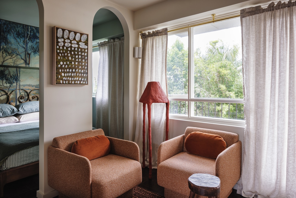 Successful Airbnb property: Stunning Potts Point Apartment for 1 or 2 in Potts Point