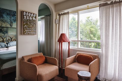 Successful Airbnb property: Stunning Potts Point Apartment for 1 or 2 in Potts Point