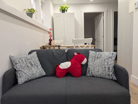 Successful Airbnb property: Modern 2BR Suite | Steps to SkyTrain in Renfrew Collingwood