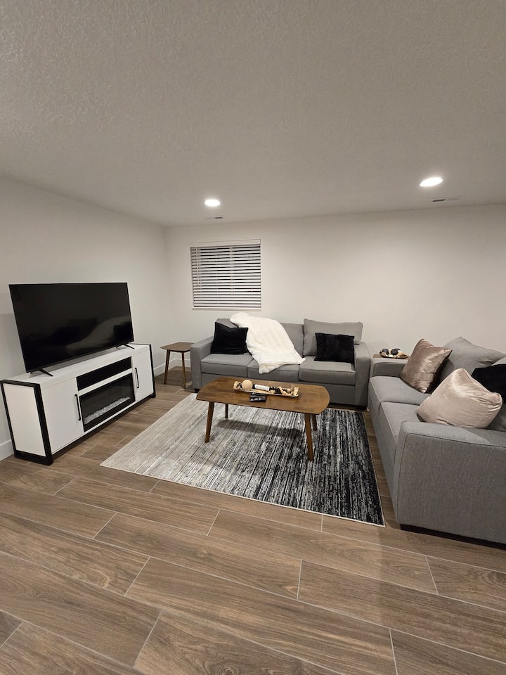 Entire 2 Bedroom 1bath Apartment - Antelope Island State Park, Syracuse