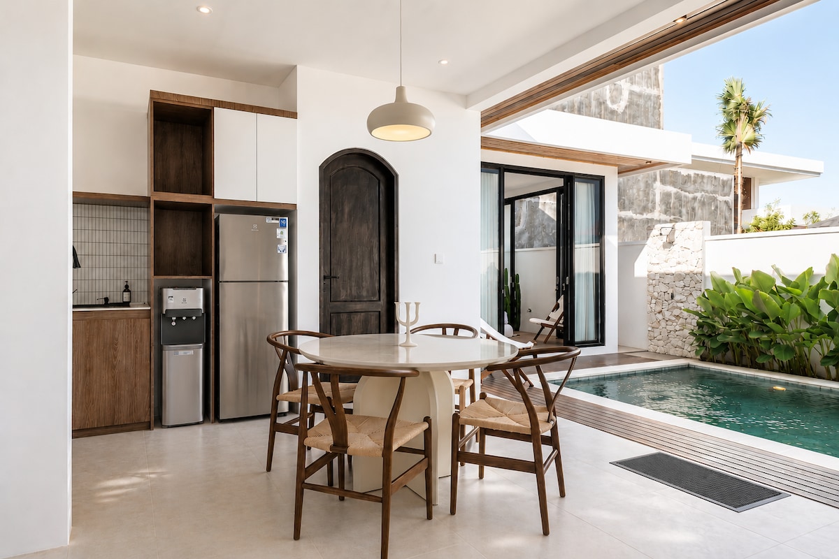 Home in South Kuta · ★4.86 · 1 bedroom · 1 bed · 1 private bath, Airbnb karşılaştırması