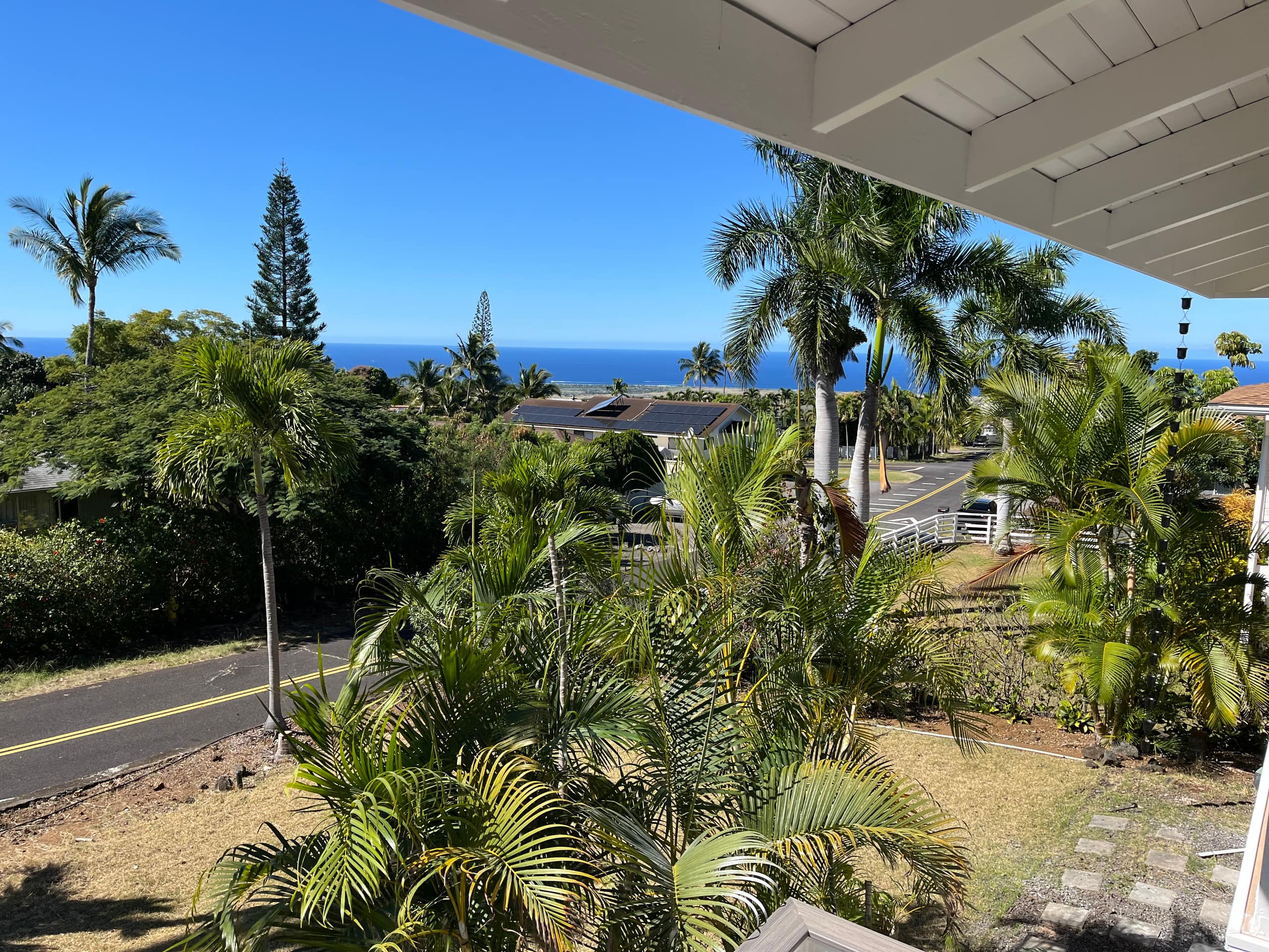 Home in Kailua-Kona · ★4.97 · 3 bedrooms · 4 beds · 2.5 baths - Image 35