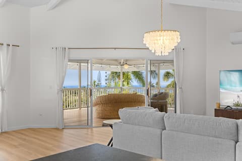 Top performing Airbnb: Modern Ocean View · Kings · Spacious · Porch · ACs in Kaiminani