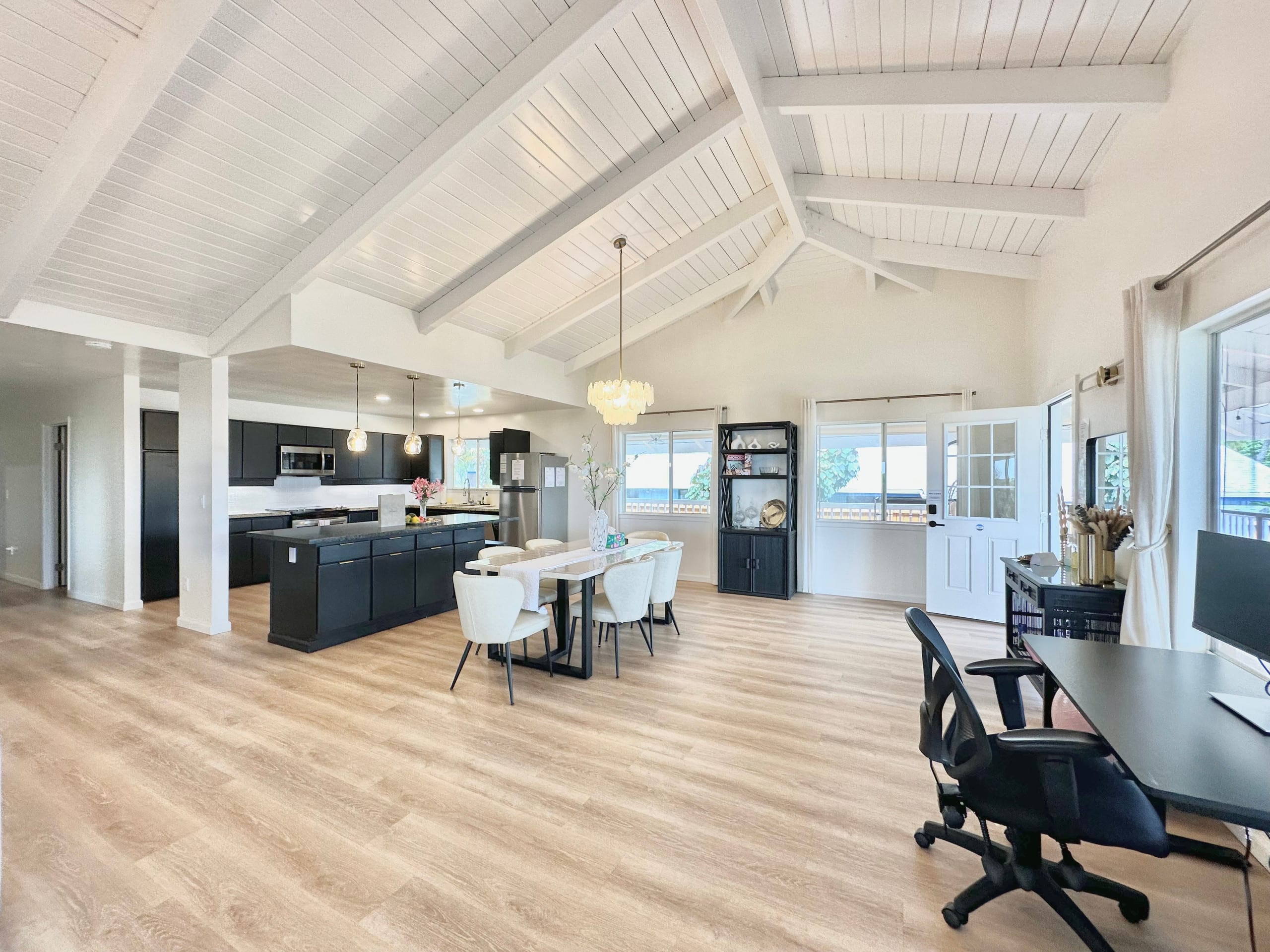 Home in Kailua-Kona · ★4.97 · 3 bedrooms · 4 beds · 2.5 baths - Image 42
