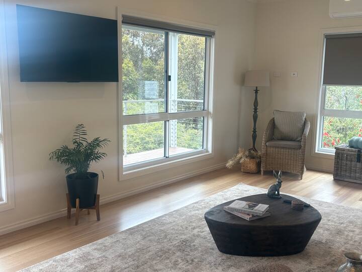 Modern Farmhouse Retreat In Ballan - Greendale
