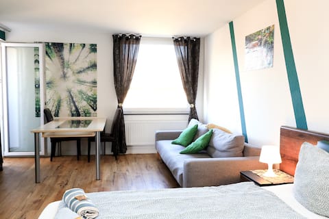 Leistungsstarkes Airbnb: · 2 Bedroom Apartment – Forest Retreat Deluxe · in Neudorf Nord