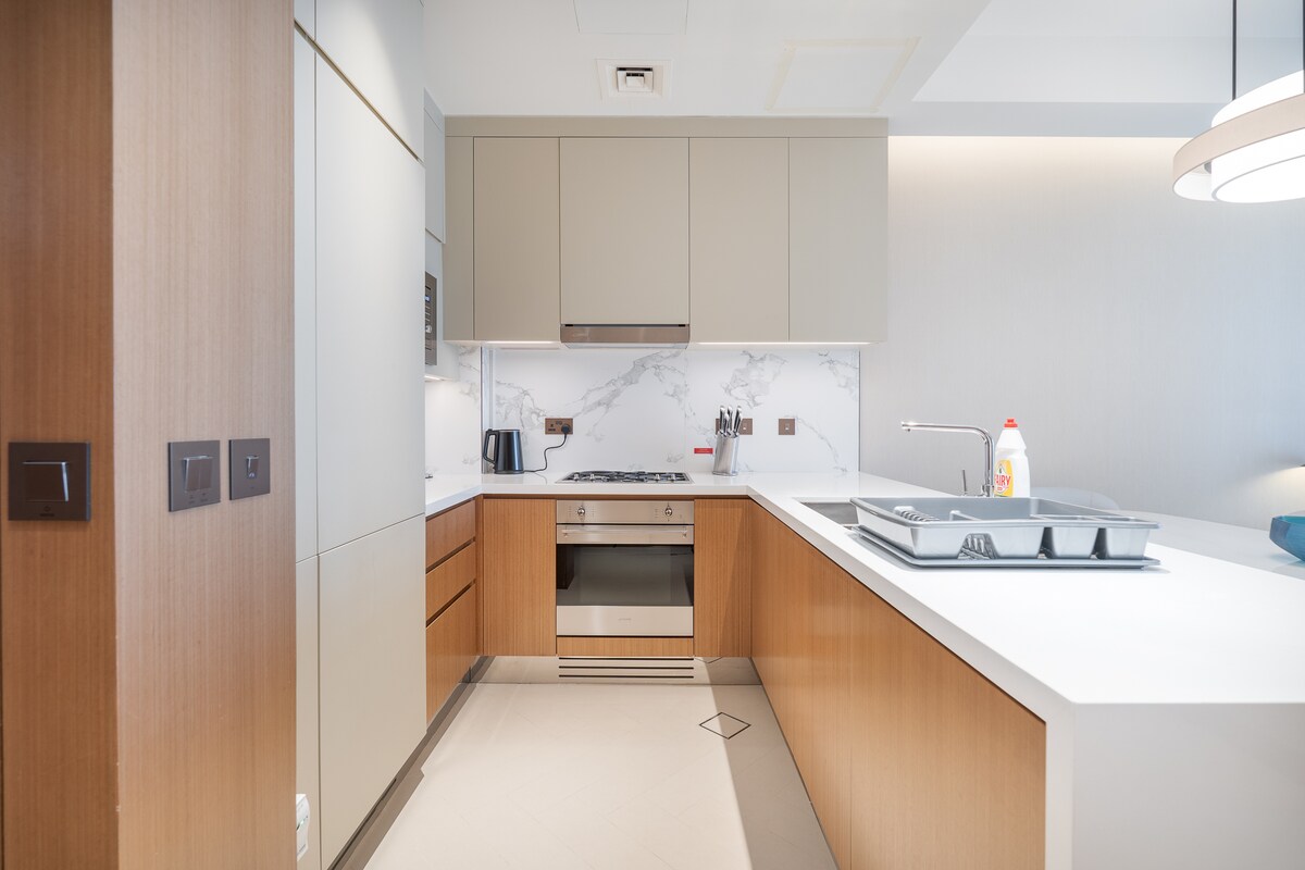 2 Bedroom Furnished Apartment with City View · II 5