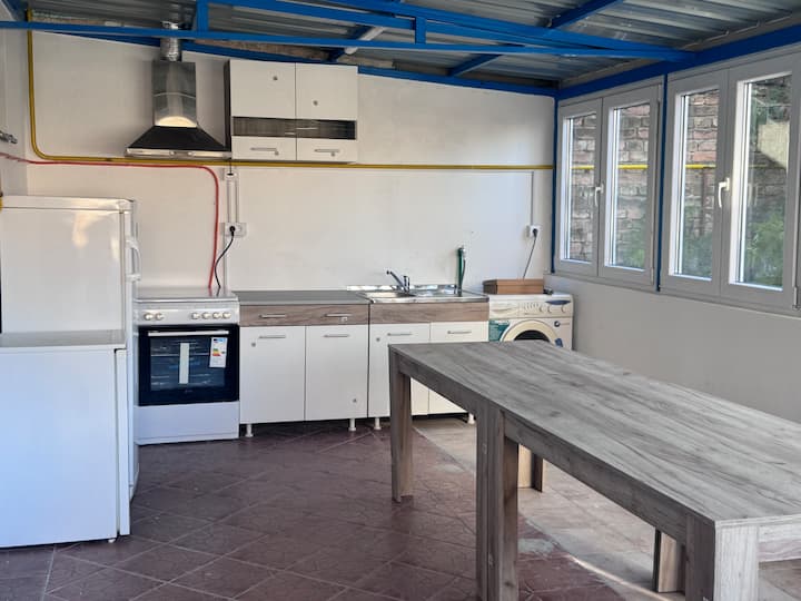 舒适版的7个大卧室，温馨小屋 全新装修 - Novi Sad