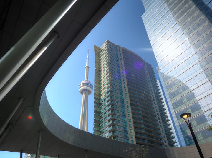 Central Toronto 3br Suite W/parking, Pool, Gym - Toronto
