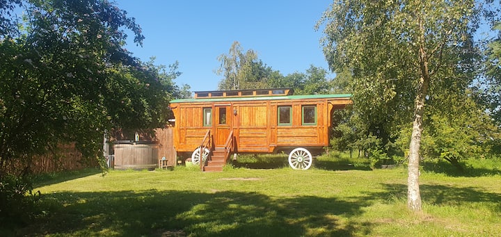 Woodland Wagon With Hot Tub - Forres