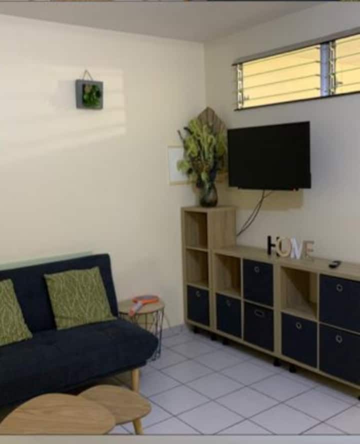 F3 Bas De Villa
 Cozy-calme Et Confortable 
 Ducos - Martinique