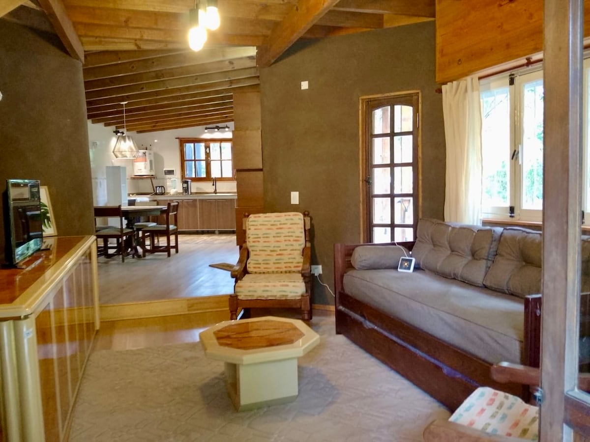 Airbnb con mejor rendimiento: Nature & Surf House en Partido De General Alvarado